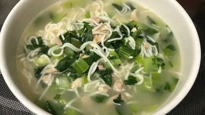 452. Noodles with Chicken 嫩雞煨麵
